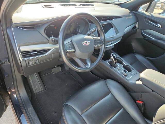 2023 Cadillac XT4 Premium Luxury