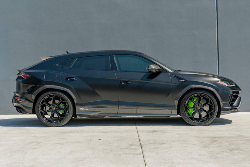 2024 Lamborghini Urus Performante