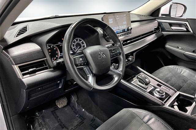 2022 Mitsubishi Outlander SE