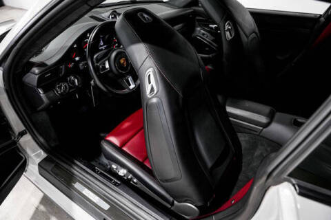 2018 Porsche 911 Carrera GTS