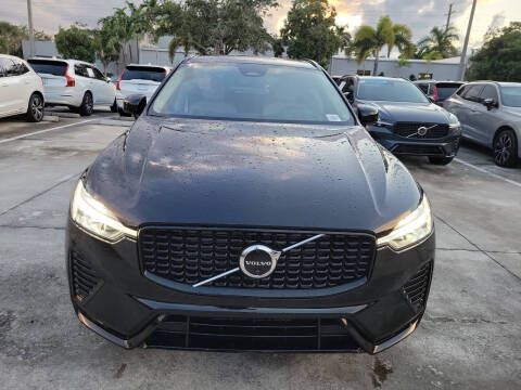 2023 Volvo XC60 B5 Plus Dark Theme