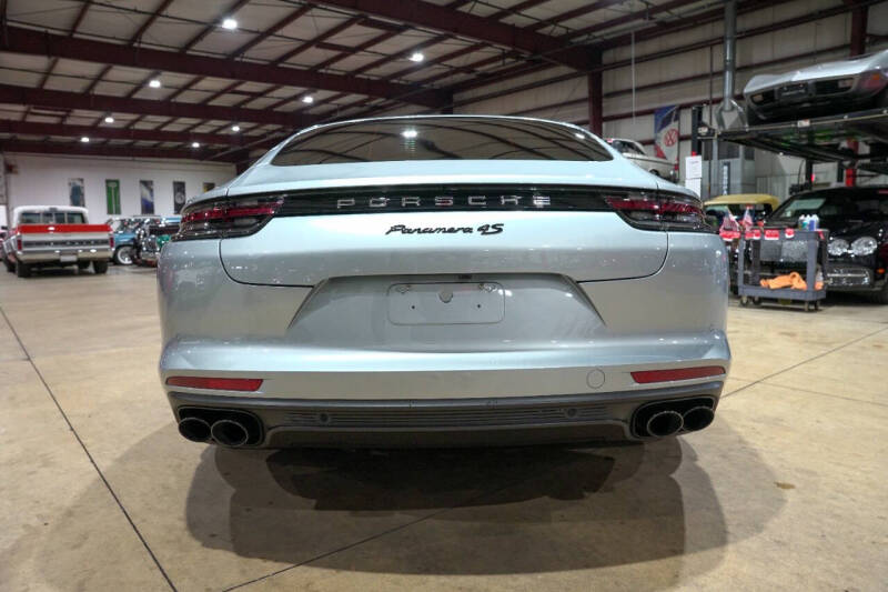 2018 Porsche Panamera 4S