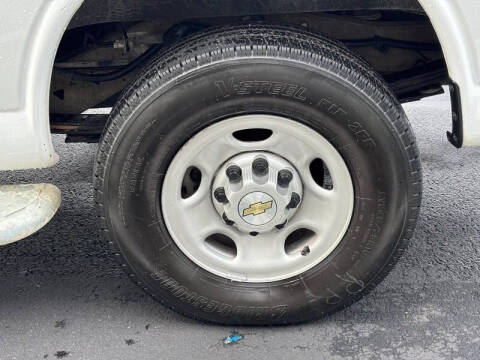 2024 Chevrolet Express 2500