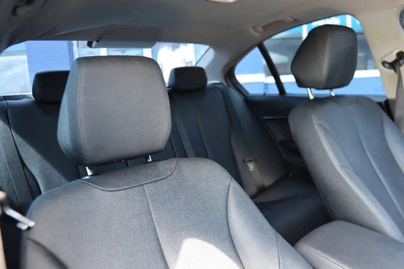 2018 BMW 3 Series 320i