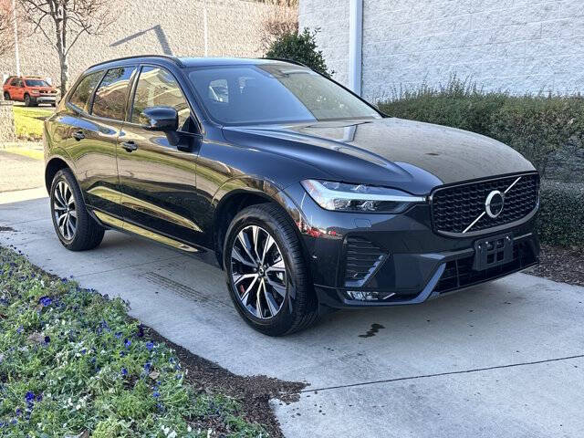 2025 Volvo XC60 B5 Plus Dark Theme