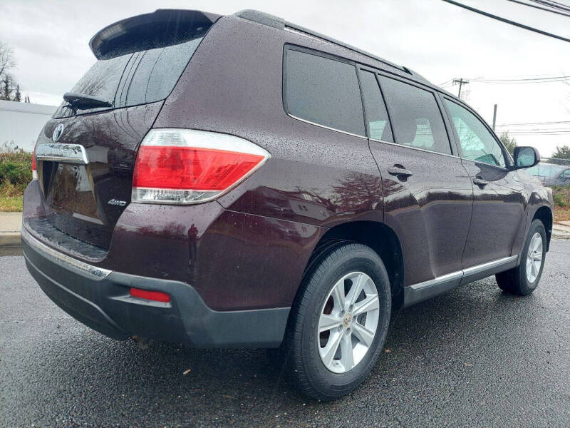 2011 Toyota Highlander SE