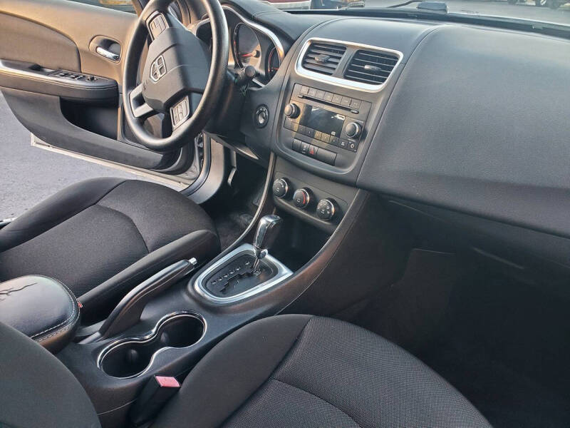 2013 Dodge Avenger SE