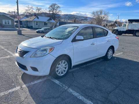 2012 Nissan Versa 1.6 SV