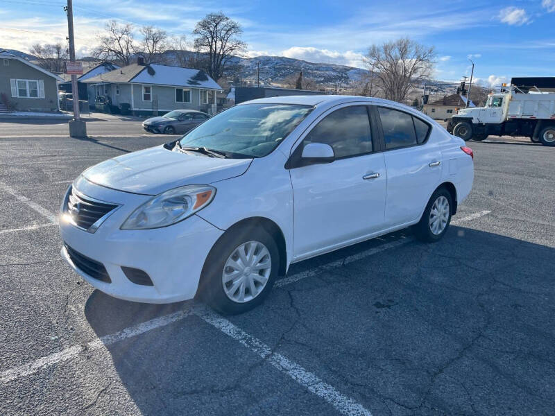 2012 Nissan Versa 1.6 SV
