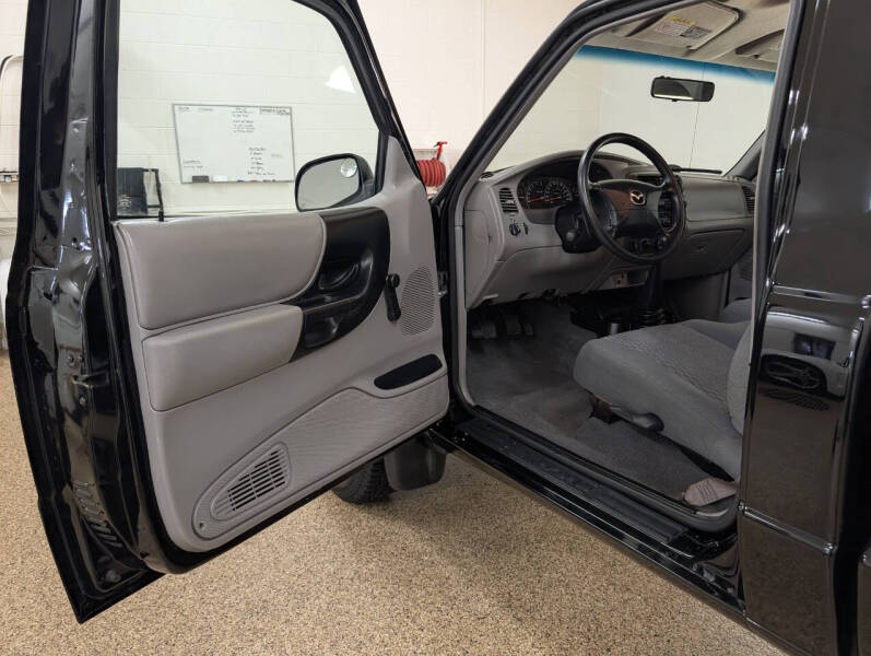 2001 Mazda B-Series B3000 SE