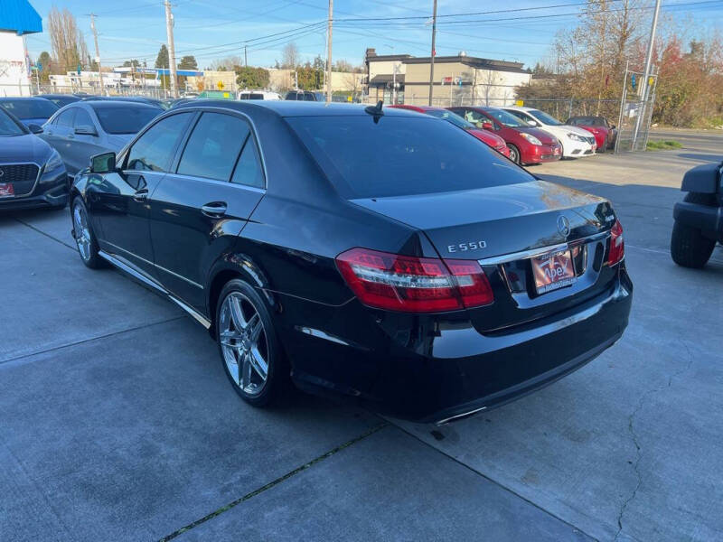 2011 Mercedes-Benz E-Class E550 Luxury photo 5