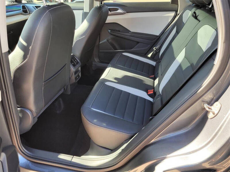 2025 Volkswagen Taos SEL 4Motion