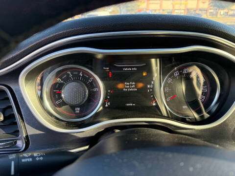 2017 Dodge Challenger SXT Plus