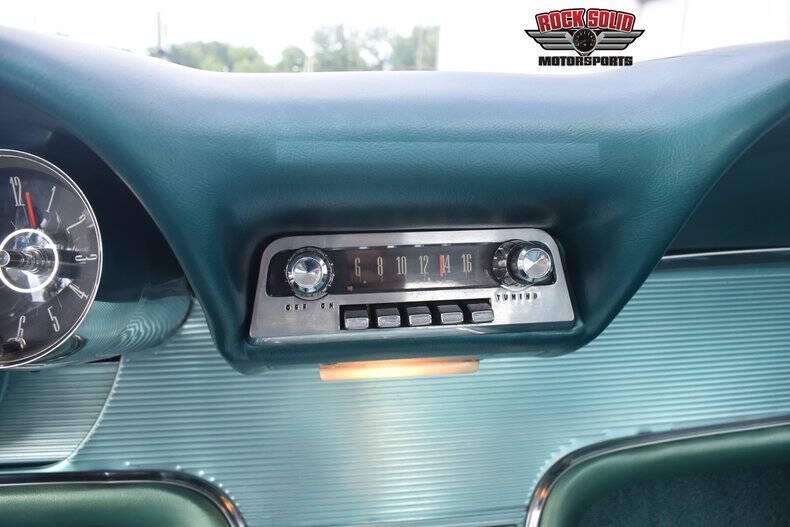 1962 Ford Thunderbird