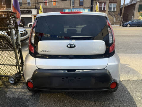 2015 Kia Soul +