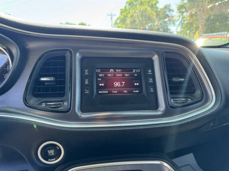 2016 Dodge Challenger SXT