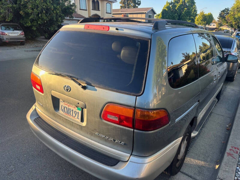 2000 Toyota Sienna XLE