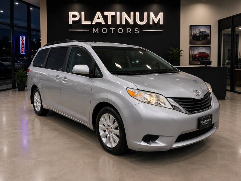 2012 Toyota Sienna LE 7-Passenger