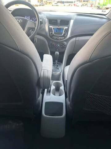 2016 Hyundai Accent SE