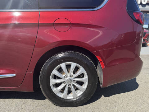 2019 Chrysler Pacifica Touring L