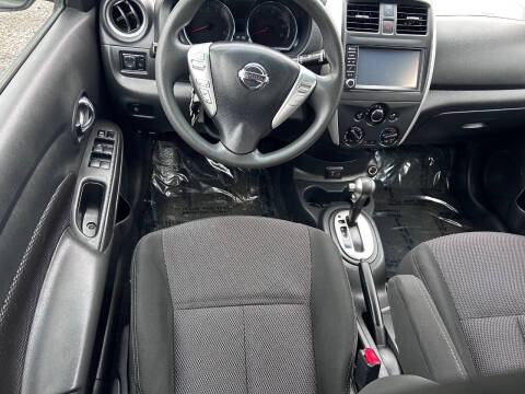 2018 Nissan Versa SV