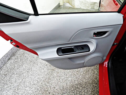 2014 Toyota Prius c Two