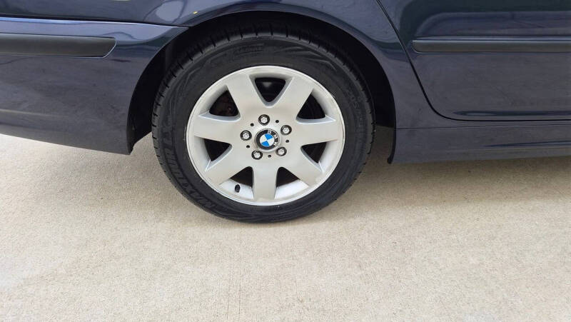 2004 BMW 3 Series 325xi