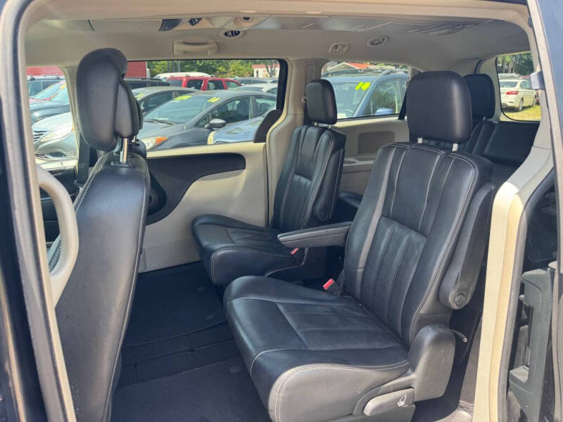 2013 Chrysler Town and Country Touring