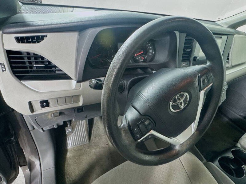 2015 Toyota Sienna