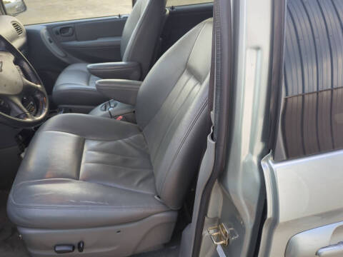 2004 Chrysler Town and Country Touring