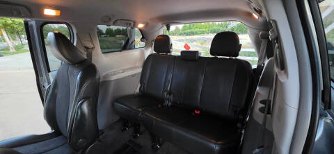 2013 Toyota Sienna SE 8-Passenger