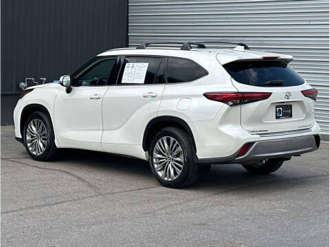 2021 Toyota Highlander Platinum