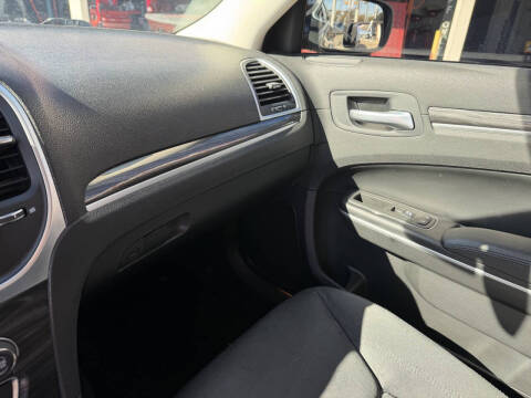 2021 Chrysler 300 Touring