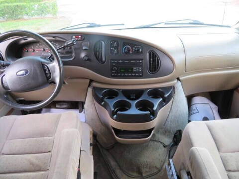 2006 Ford E-Series E-250 SD