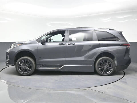 2025 Toyota Sienna XSE 7-Passenger