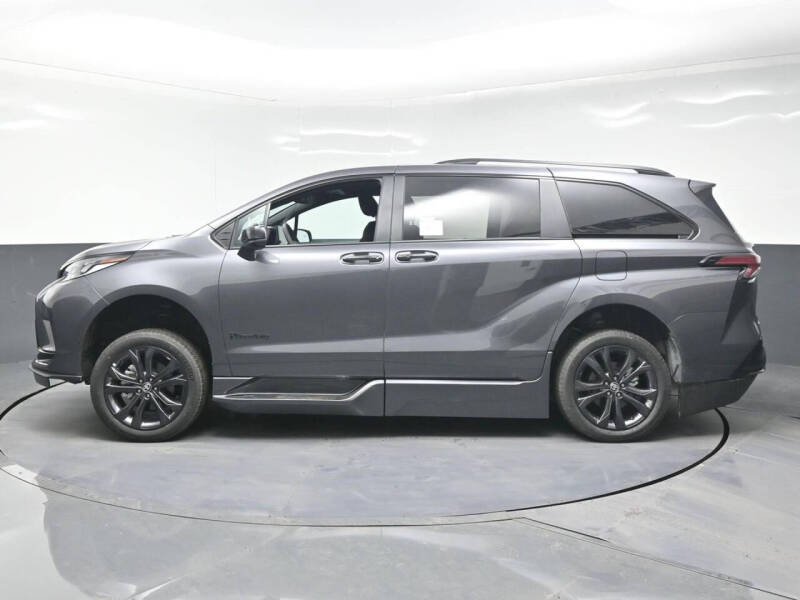 2025 Toyota Sienna XSE 7-Passenger