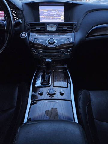 2012 Infiniti M37