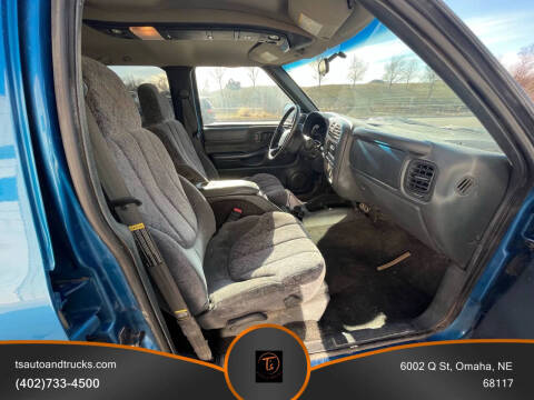 2001 Chevrolet S-10 LS