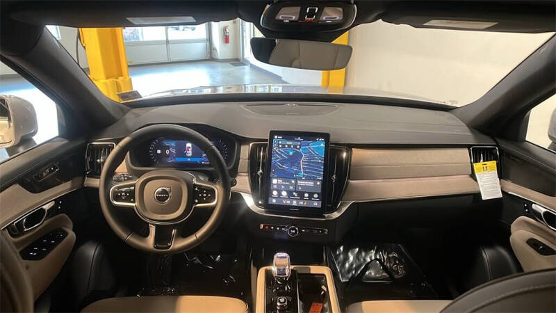 2026 Volvo XC90 B6 Plus 7P