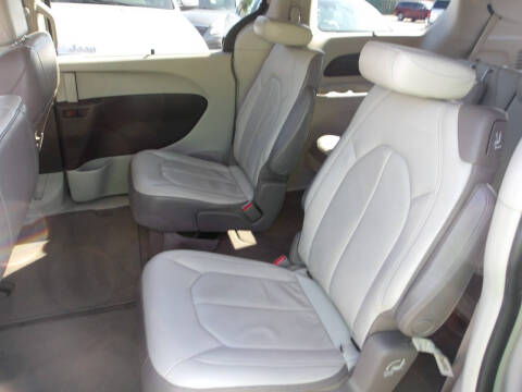 2017 Chrysler Pacifica Touring-L