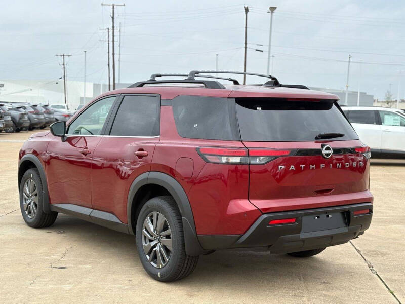 2026 Nissan Pathfinder SV