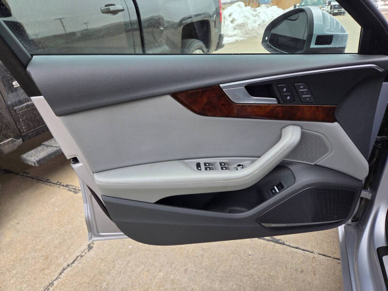 2019 Audi A4 quattro Premium Plus 45 TFSI