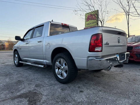 2017 RAM 1500 SLT