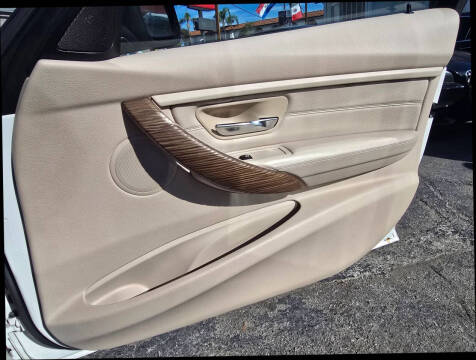 2012 BMW 3 Series 328i