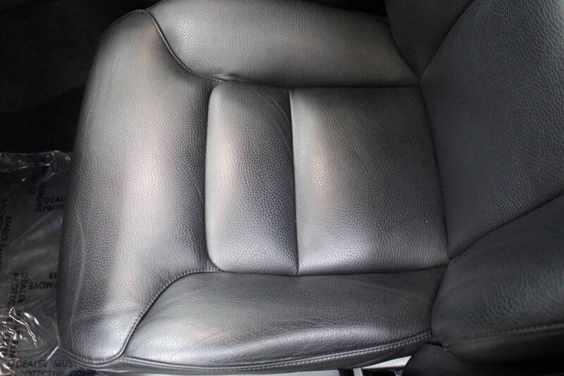 2022 Volvo XC90 T6 Momentum 6-Passenger