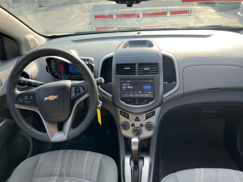 2016 Chevrolet Sonic LT Auto
