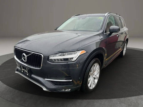 2016 Volvo XC90 T6 Momentum