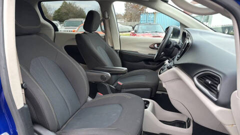 2021 Chrysler Voyager LX