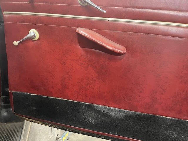 1948 Ford Super Deluxe