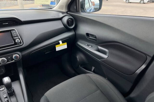 2025 Nissan Kicks Play S